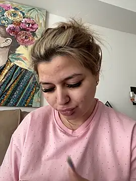 AllysonK online show from April 19, 2026, 11:22 am