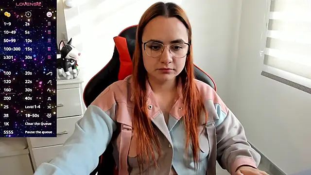 maryluna95 online show from September 15, 2025, 9:37 pm