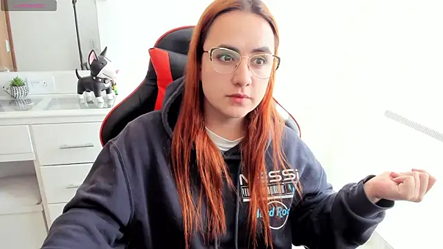 maryluna95 online show from September 11, 2025, 8:42 pm