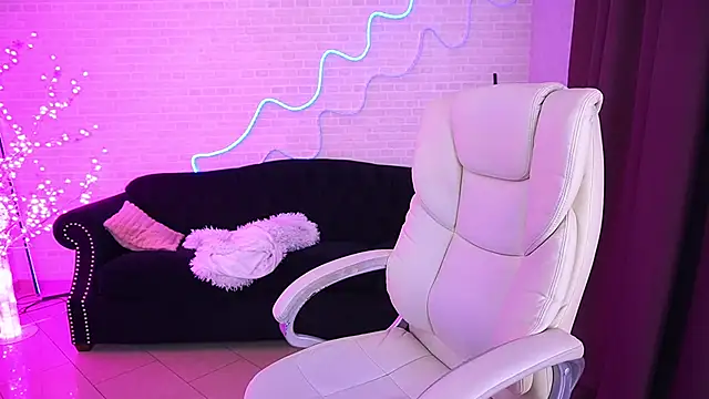 Snapshot of CoolTatis chatting on January 12, 2026, 8:21 am CoolTatis online show from January 12, 2026, 8:21 am