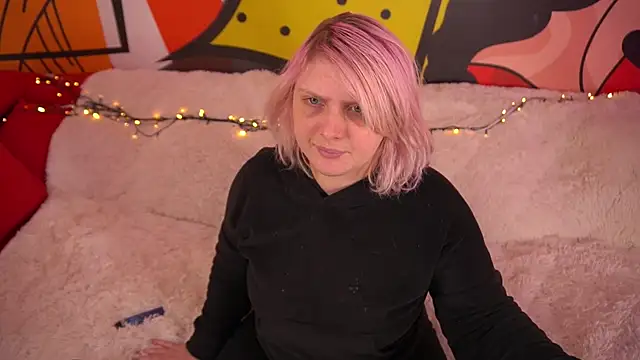 Snapshot of CoolTatis chatting on November 7, 2025, 8:02 pm CoolTatis online show from November 7, 2025, 8:02 pm