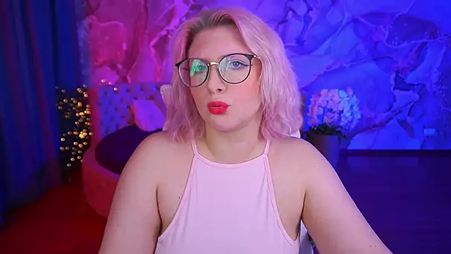 Snapshot of CoolTatis chatting on October 6, 2025, 5:41 am CoolTatis online show from October 6, 2025, 5:41 am