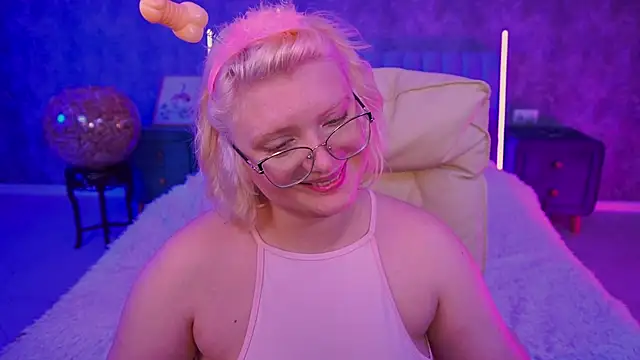 CoolTatis online show from April 4, 2026, 7:37 am