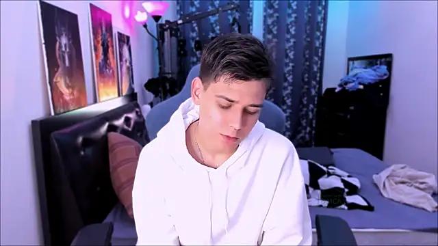 Foxicfu online show from September 28, 2025, 2:13 pm