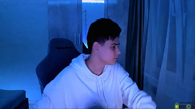 Foxicfu online show from March 10, 2025, 3:09 pm