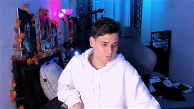 Foxicfu online show from September 29, 2025, 6:02 pm