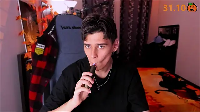 Foxicfu online show from October 18, 2025, 3:47 pm