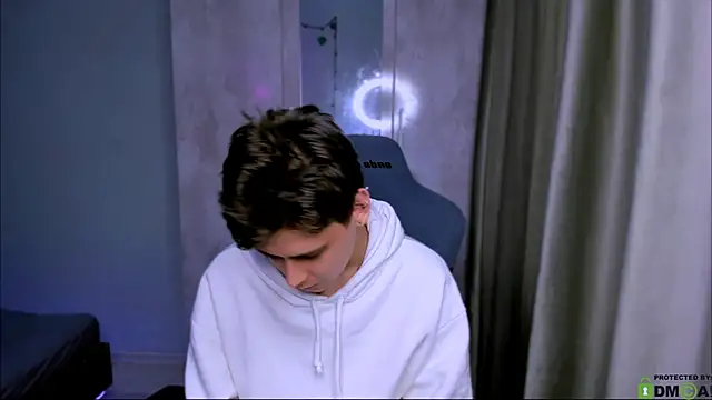 Foxicfu online show from March 1, 2025, 10:45 am