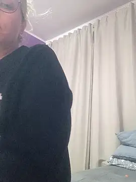 BritneyHudson online show from September 26, 2025, 1:56 am