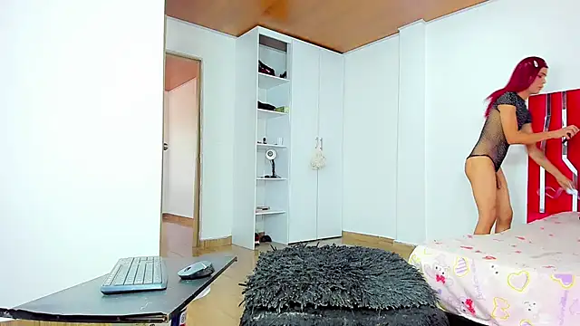 sexynicolqueen online show from January 11, 2026, 9:00 pm