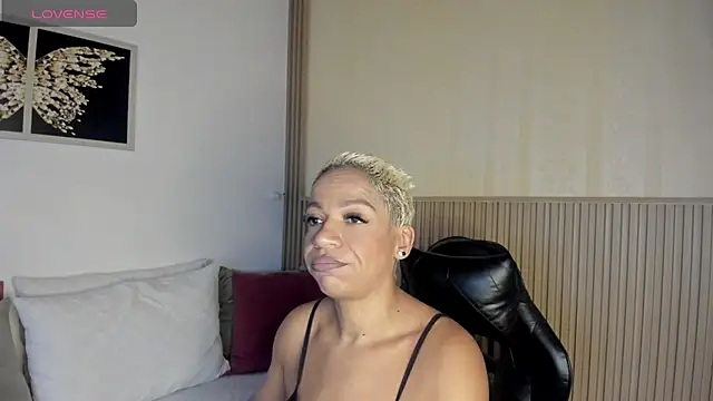 summer night  online show from November 17, 2025, 12:31 pm