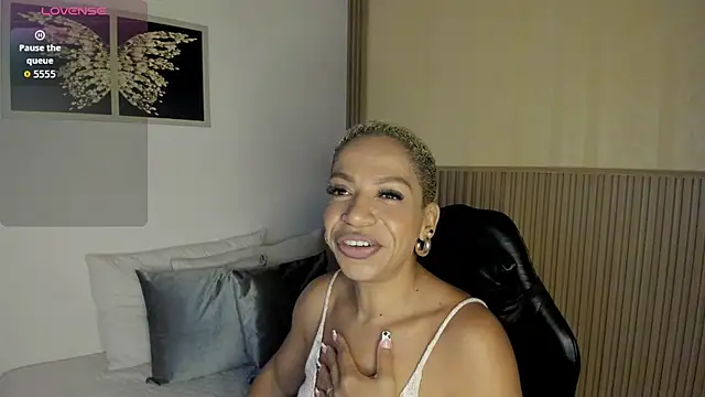 summer night  online show from February 5, 2026, 12:23 pm