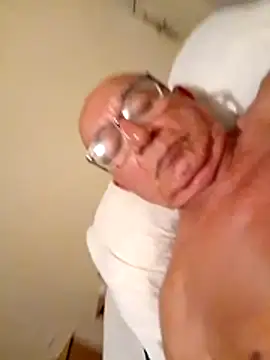 sincuenton24cmts online show from December 18, 2025, 10:13 pm