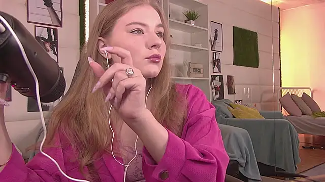 ValerieViolette online show from February 20, 2025, 6:50 am