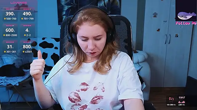 D0nna  online show from October 6, 2025, 9:59 pm