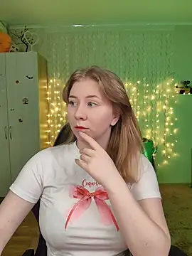 D0nna  online show from February 9, 2026, 6:06 pm