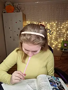 D0nna  online show from March 10, 2026, 9:52 pm