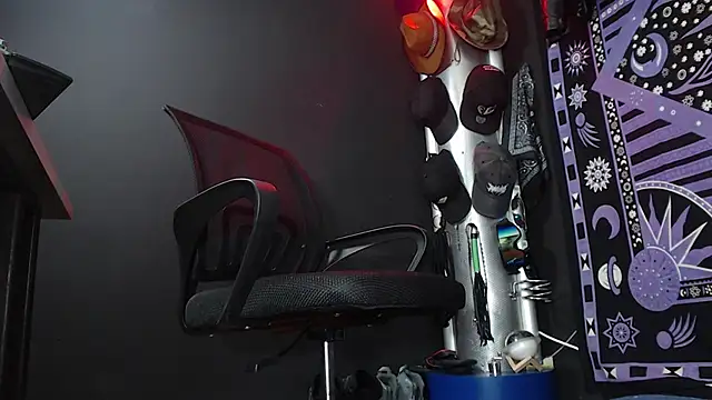 Dicaprioo  online show from March 14, 2025, 7:55 pm