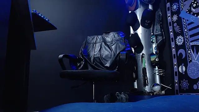 Dicaprioo  online show from March 19, 2025, 8:43 pm