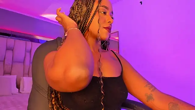 Snapshot of EmilyHaan chatting on March 19, 2025, 7:06 pm EmilyHaan online show from March 19, 2025, 7:06 pm