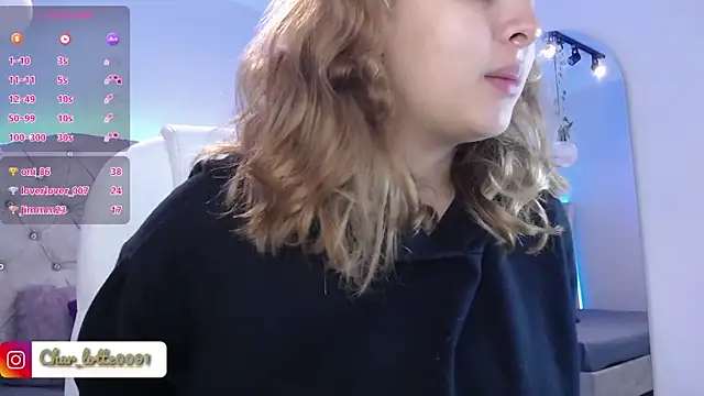 Snapshot of Charlotte_Jones__ chatting on March 21, 2025, 11:12 am Charlotte Jones online show from March 21, 2025, 11:12 am