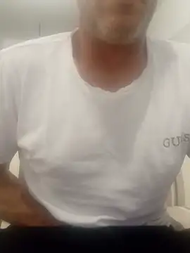 Snapshot of flujus chatting on June 3, 2026, 7:51 pm flujus online show from June 3, 2026, 7:51 pm
