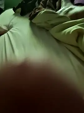 Szeltolo001 online show from September 18, 2025, 7:17 pm