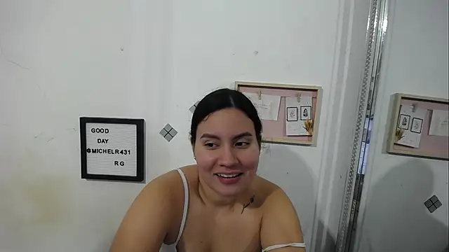 Mia  reys online show from October 14, 2025, 2:34 am