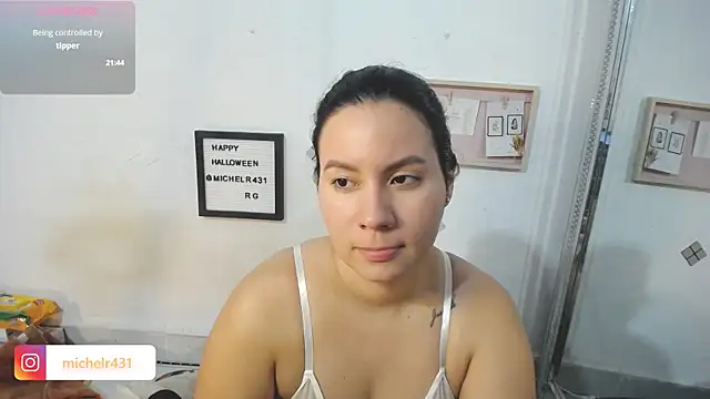 Mia  reys online show from November 18, 2025, 11:35 am