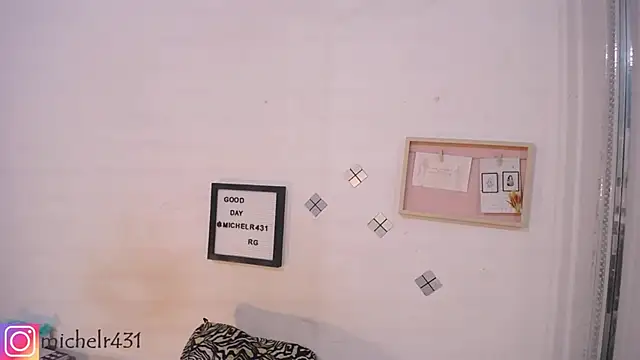 Mia  reys online show from October 4, 2025, 12:07 pm