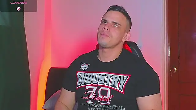 Snapshot of Regansmiths chatting on December 15, 2025, 10:37 pm Regansmiths online show from December 15, 2025, 10:37 pm