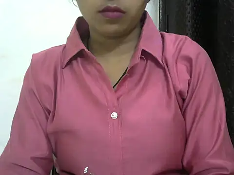 momo lov online show from October 5, 2025, 4:58 am