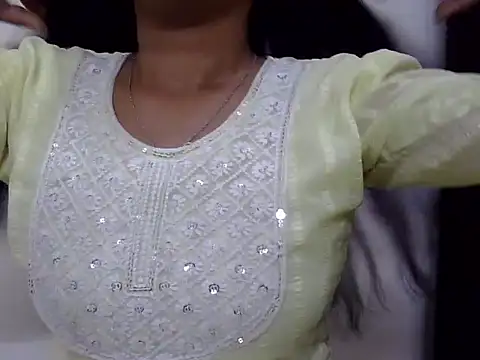 momo lov online show from February 23, 2025, 5:12 am