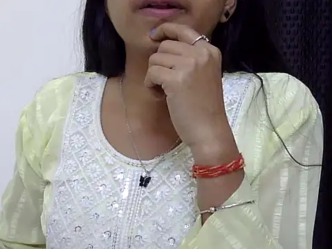 momo lov online show from February 23, 2025, 8:17 am