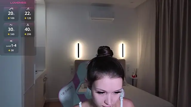 sweetiebones online show from April 13, 2026, 9:52 pm