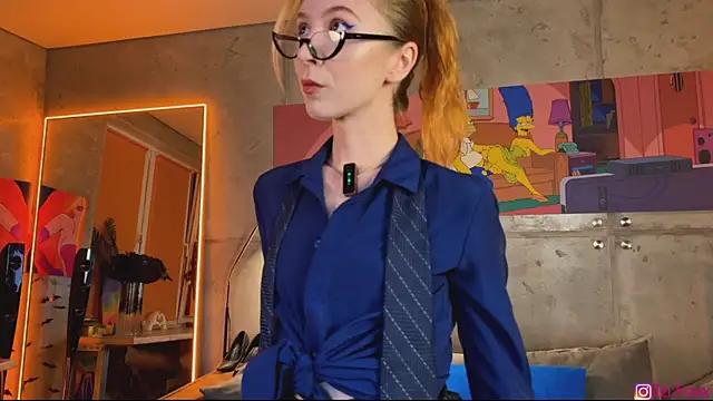 izi-fox online show from September 21, 2025, 4:12 pm