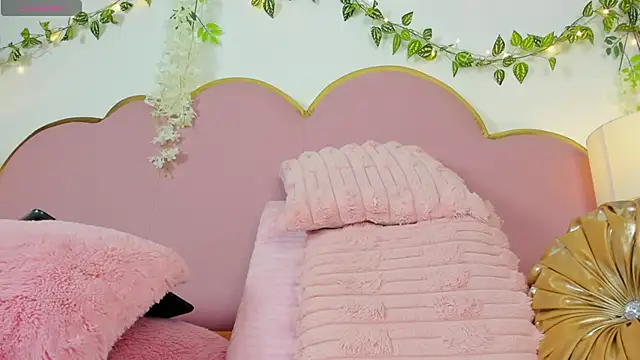 EmmaCrush online show from October 11, 2025, 10:00 pm