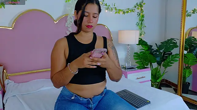 EmmaCrush online show from October 21, 2025, 8:30 pm