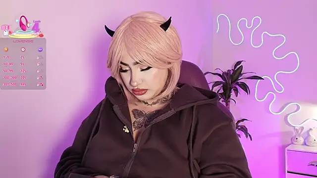 bella-green online show from September 27, 2025, 3:51 pm