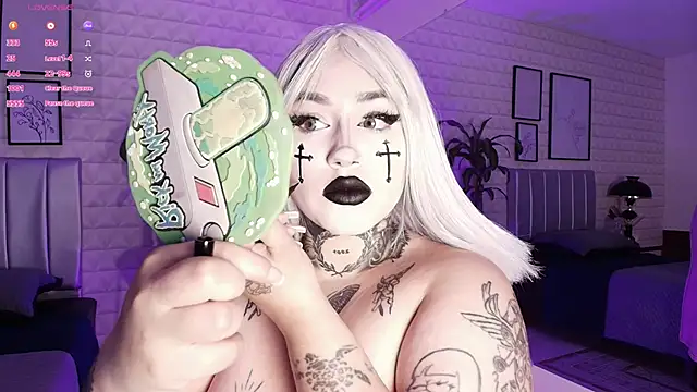 bella-green online show from September 13, 2025, 7:14 pm