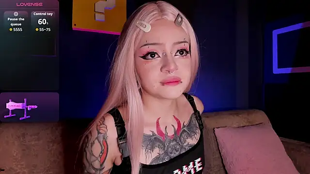 Elettra Rou online show from October 16, 2025, 1:14 am