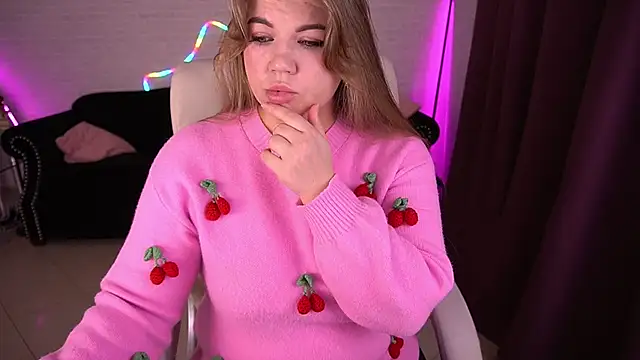 Snapshot of GabbieJay chatting on November 18, 2025, 2:42 pm GabbieJay online show from November 18, 2025, 2:42 pm