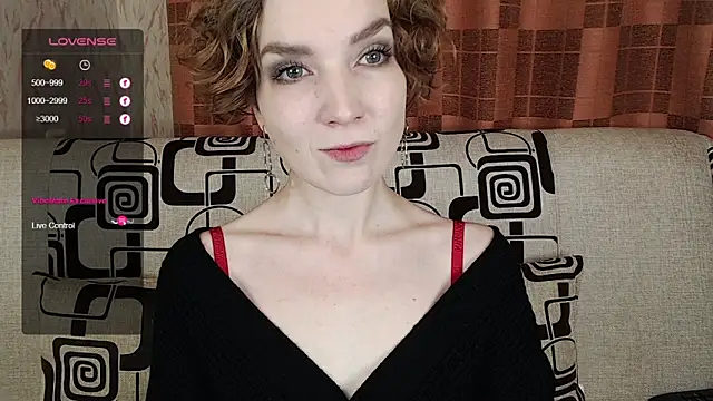 TinaWince online show from November 20, 2025, 4:46 am