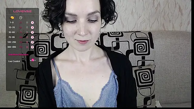 TinaWince online show from February 21, 2025, 8:40 am