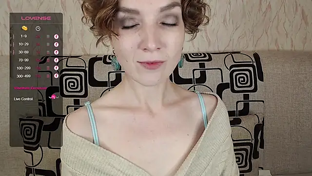 TinaWince online show from September 22, 2025, 4:51 am