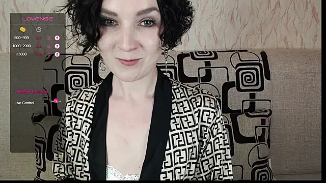 TinaWince online show from March 16, 2025, 8:43 am