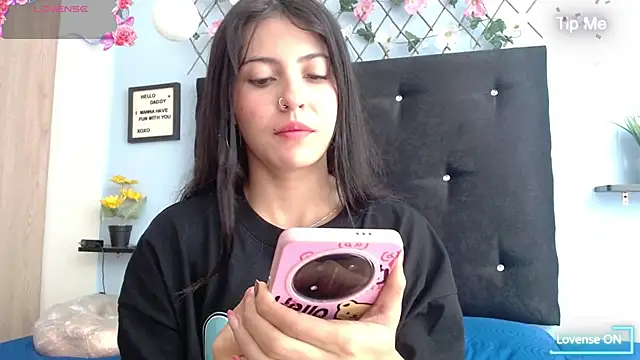 evatits 1 online show from November 30, 2025, 1:12 pm