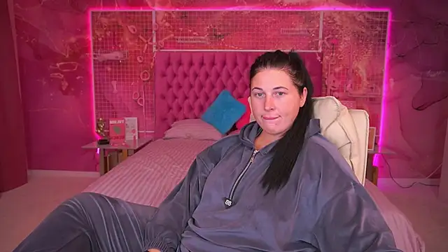 ArianaDarkk online show from October 9, 2025, 7:47 pm