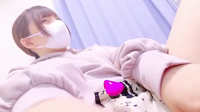 senachinnn online show from March 13, 2025, 4:16 am