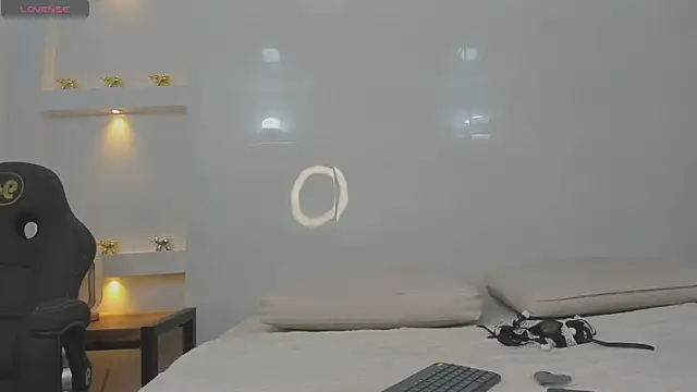 Dalia-Prada online show from April 6, 2026, 5:30 am